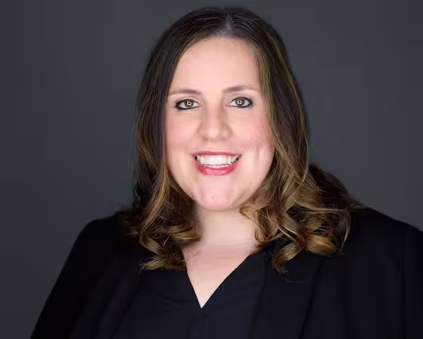 Sara Bartus headshot